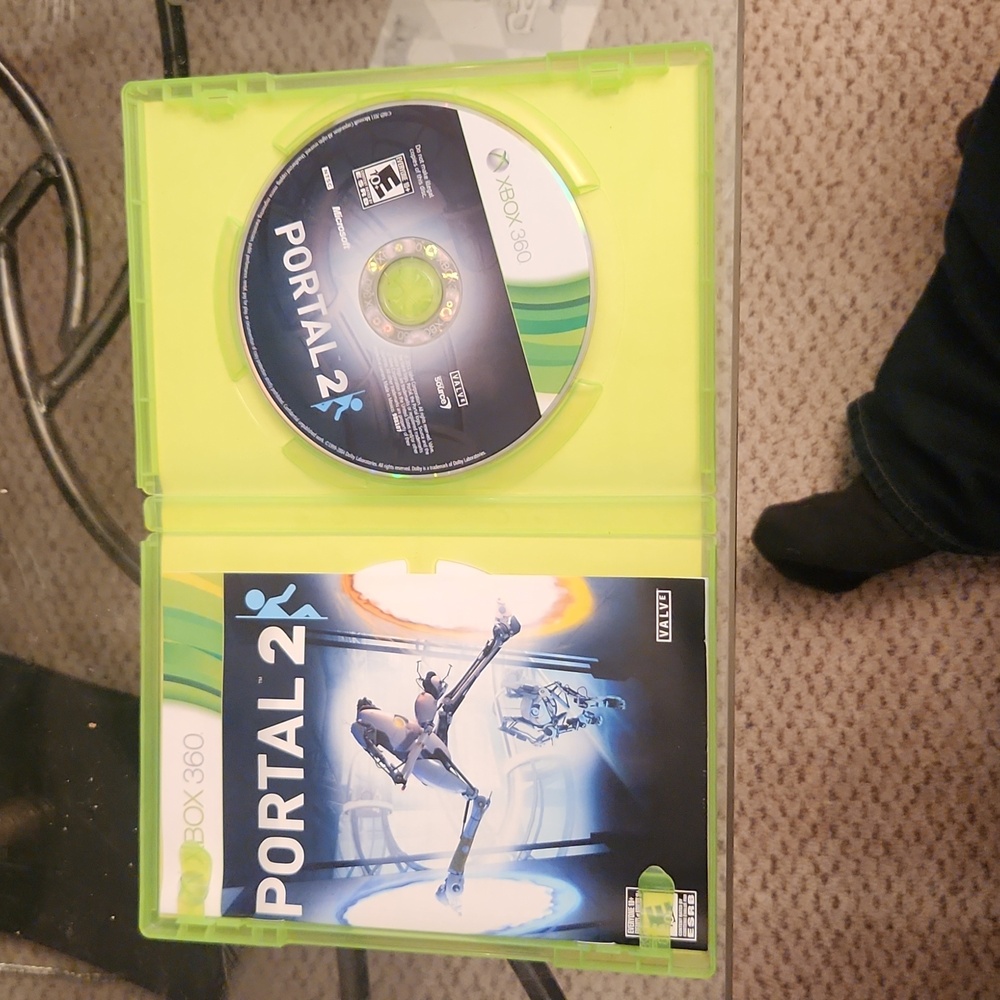 Portal 2 - Picture 2 of 4
